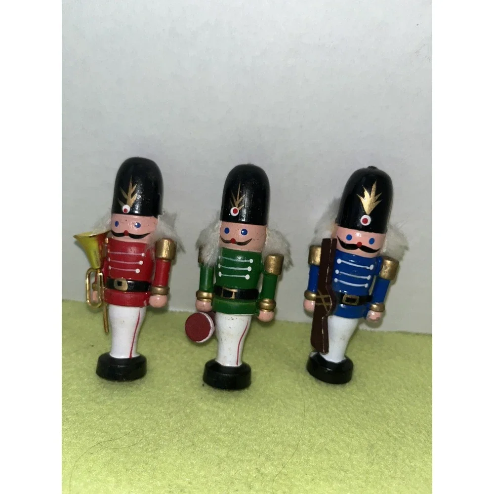 Vintage‎ Wooden  Nutcrackers , Soldiers , Lot Of 3 , 4